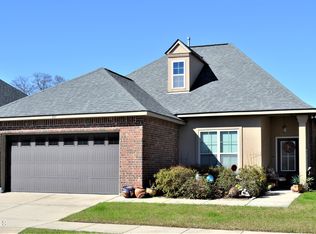 104 Shady Ridge Ln, Lafayette, LA 70508
