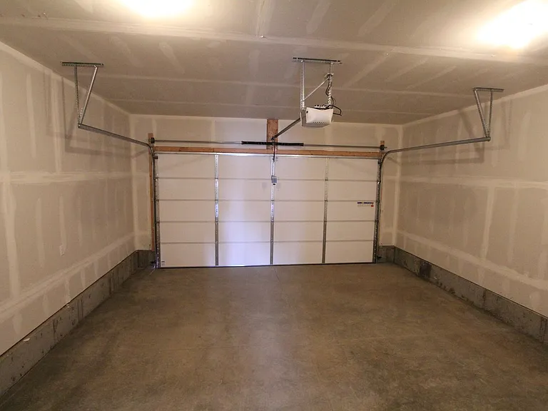 Modern design 3-bed, 2.5-bath duplex available August 10th!! — Photo 7