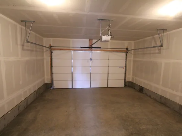 939-941 Greenfield Dr, Cheney, WA 99004
