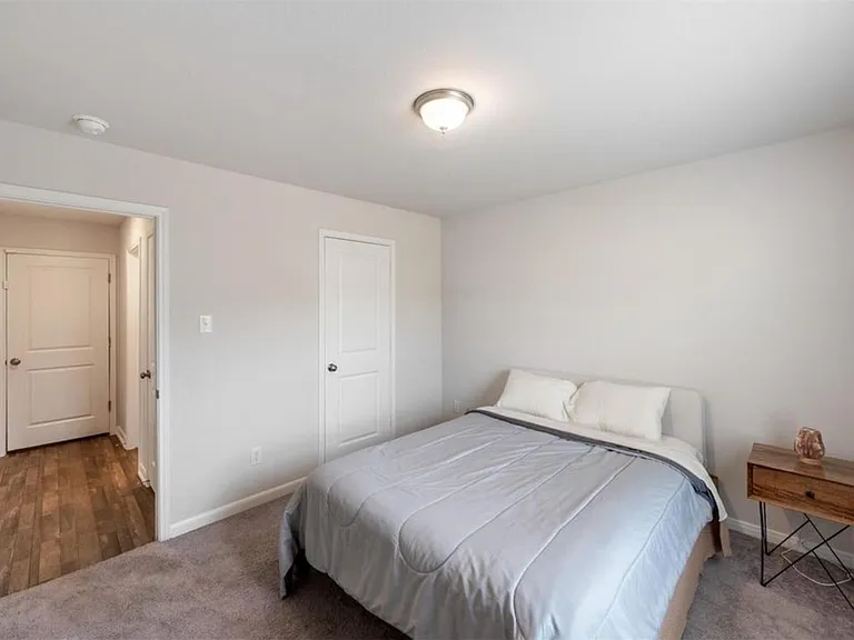 2224 Cedar Valley Dr — Photo 19