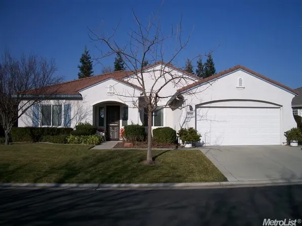 2909 Robinson Creek Ln, Elk Grove, CA 95758
