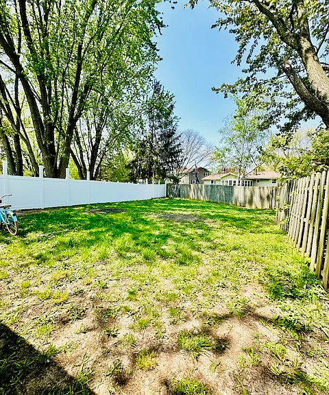 1038 E Northwood Dr — Photo 10