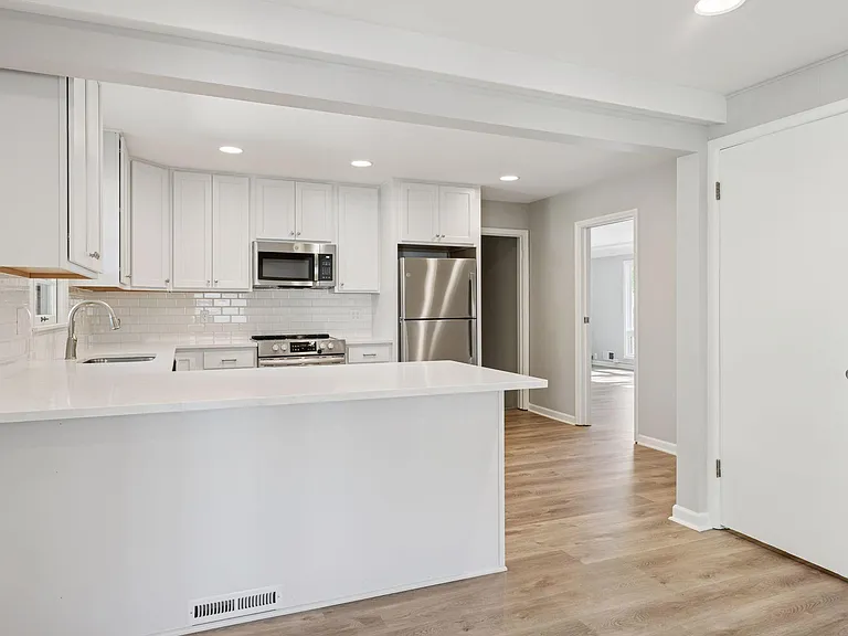 6416 Wilryan Ave — Photo 11