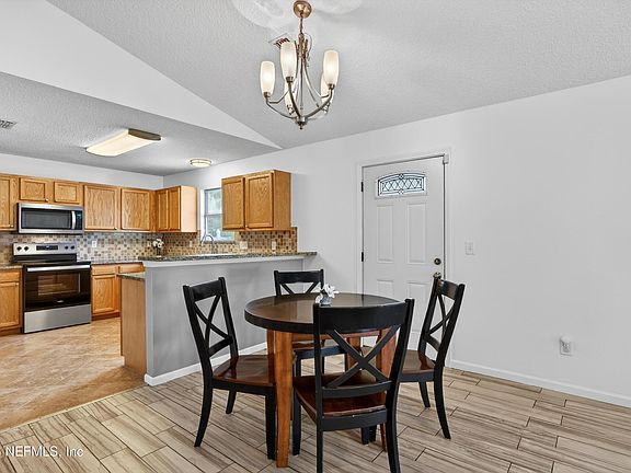 5th image of 4405 CHARLES BENNETT Drive