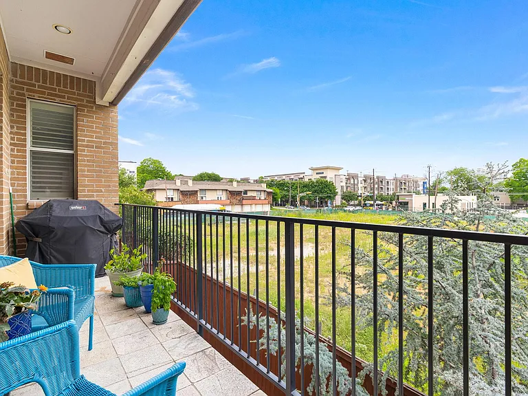 2nd floor balcony