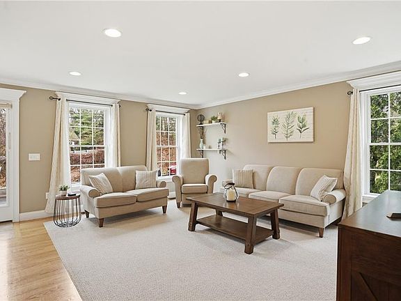 4th image of 20 Grove Rd