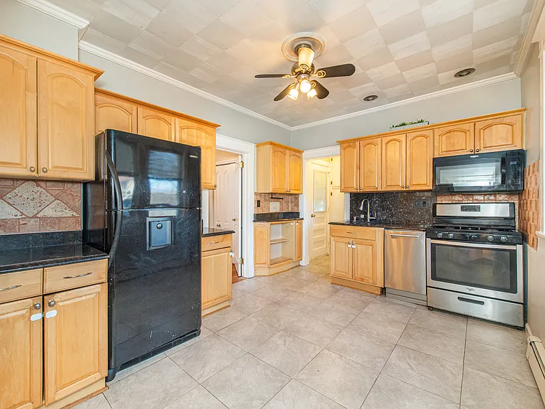 181 Ridge Ave #1 — Photo 2