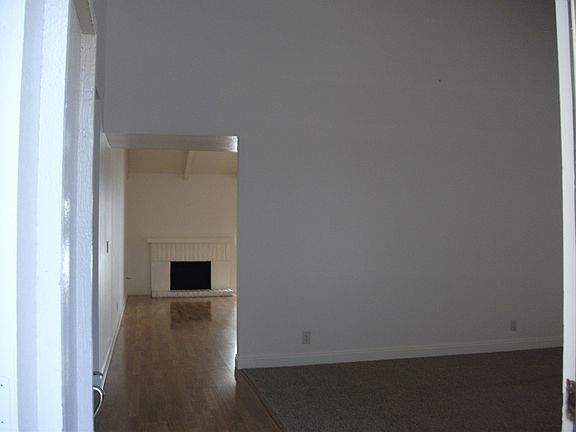 3rd image of 2530 N Tustin Ave #117