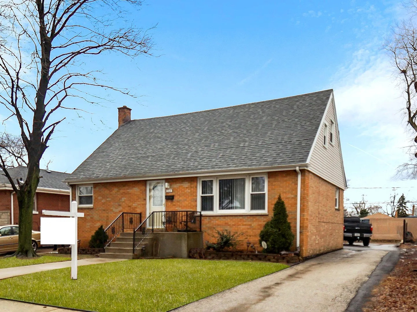 528 Hyde Park Ave photo 1