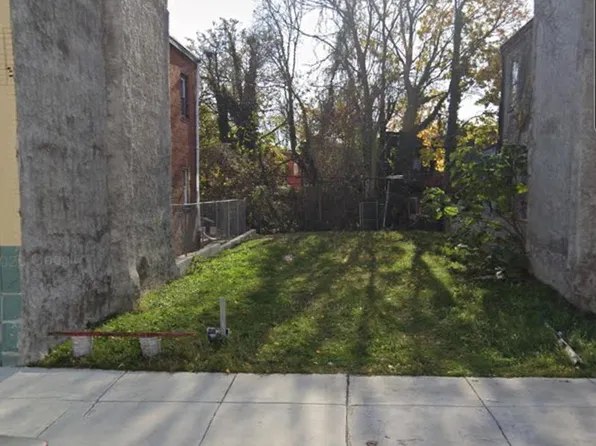 2040 W Glenwood Ave, Philadelphia, PA 19132