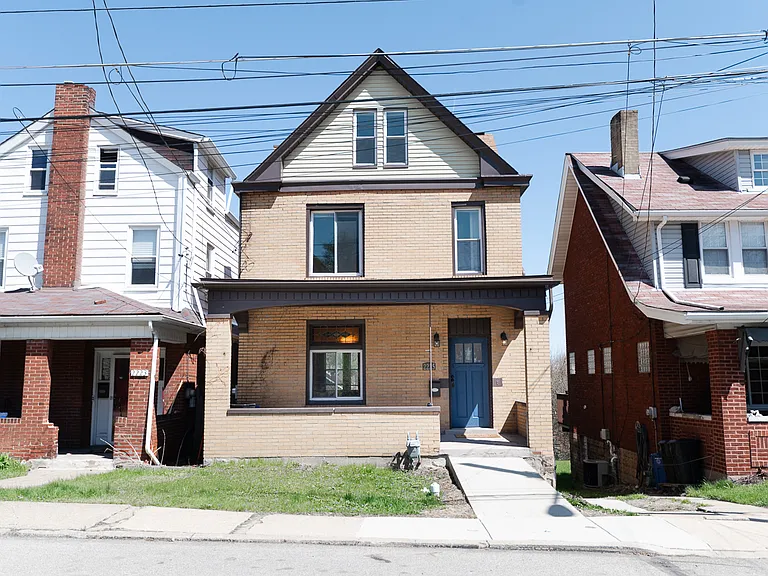 2225 Bensonia Ave — Photo 2