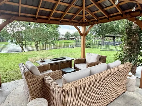 16927 Locust Springs Dr, Houston, TX 77095