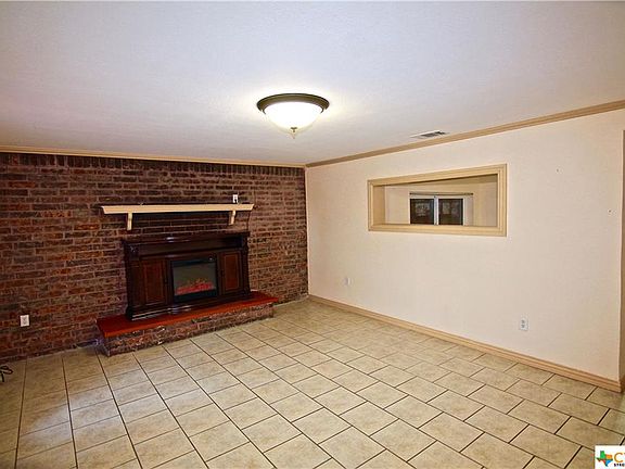2nd image of 4917 Owen Ln