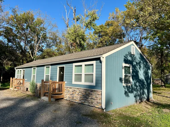 919 Oak St #2, Eudora, KS 66025