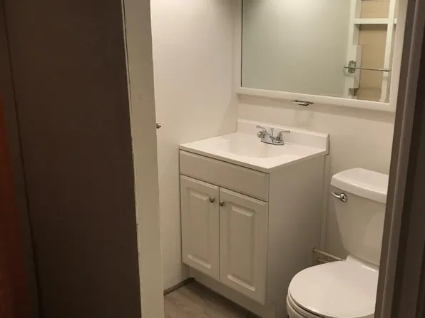 557 Valley View Ct, Kent, OH 44240