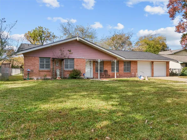 1904 Amy Dr, Baytown, TX 77520