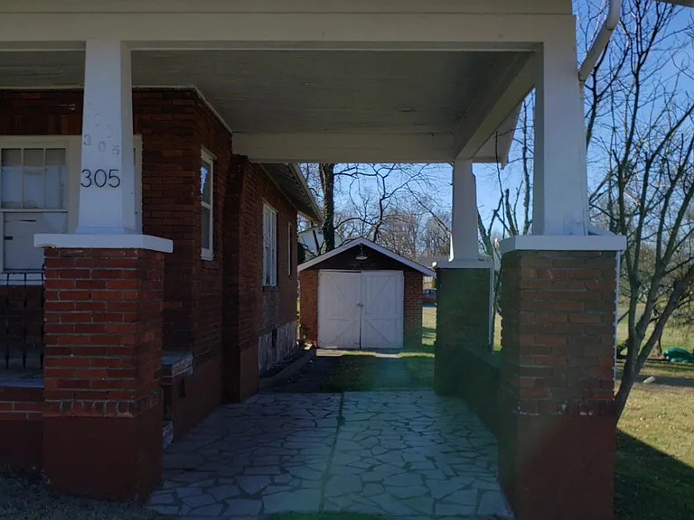 305 Allen Ave — Photo 4