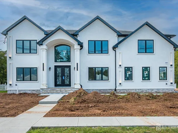 54 Nevsky St, Edison, NJ 08820