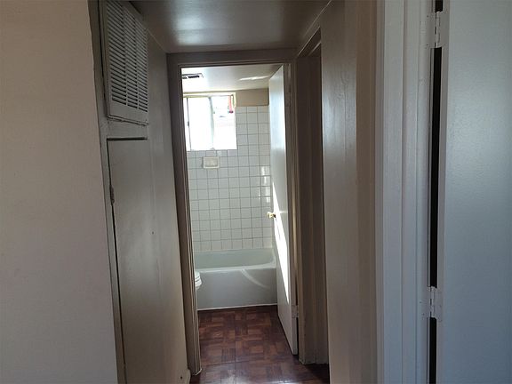 5th image of 745 W Pepper Pl APT B