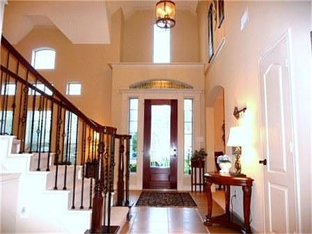 2nd image of 2206 Montclair Oaks Ln