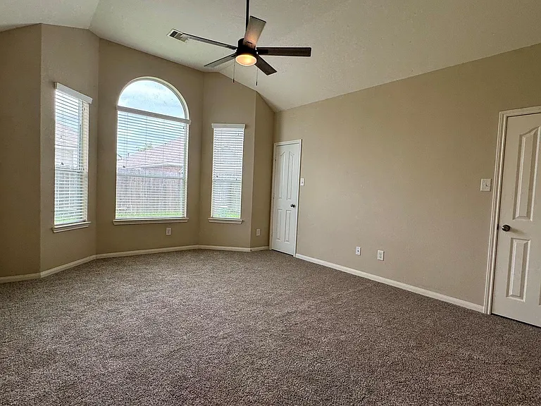 10006 Kendahlwood Ln — Photo 10