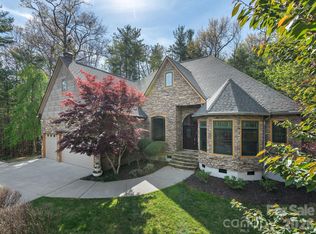 86 Oak Hollow Dr, Asheville, NC 28805