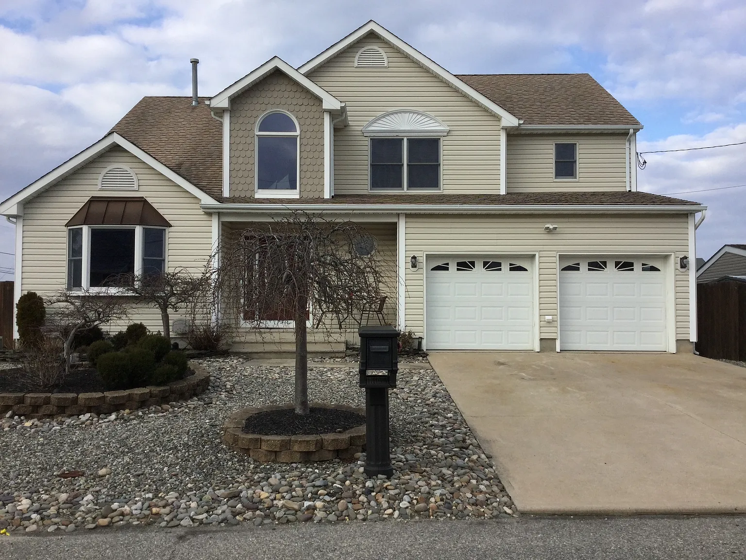 1810 Grantwood Dr photo 1