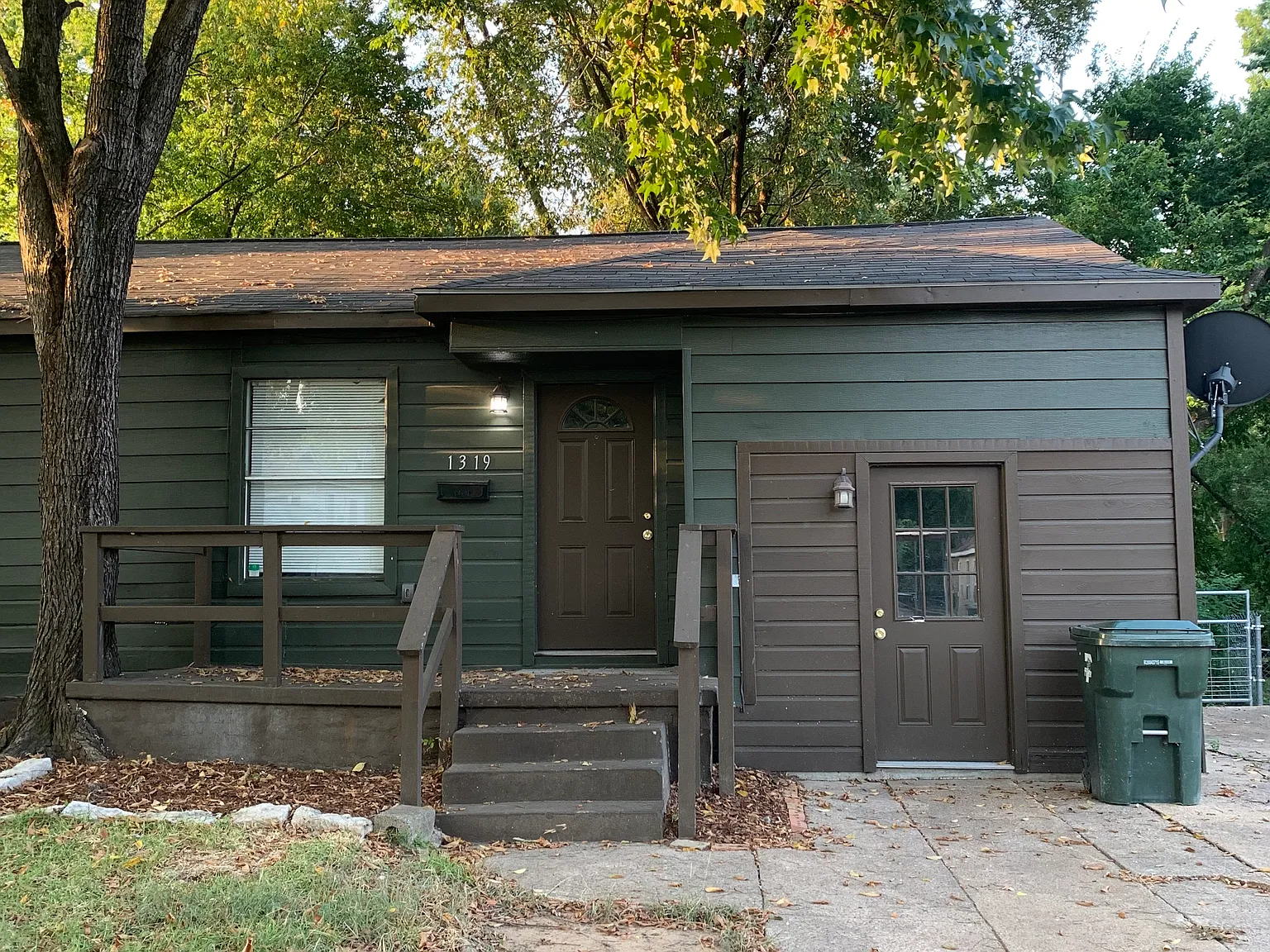 3 bed, 3.5 bath, 1800 sqft, $1,995 — Photo 1