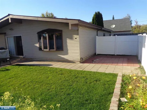 2702 Diane Ln, Hibbing, MN 55746