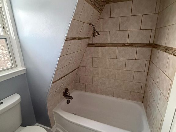 2nd image of 146 Myrtle Ave #C