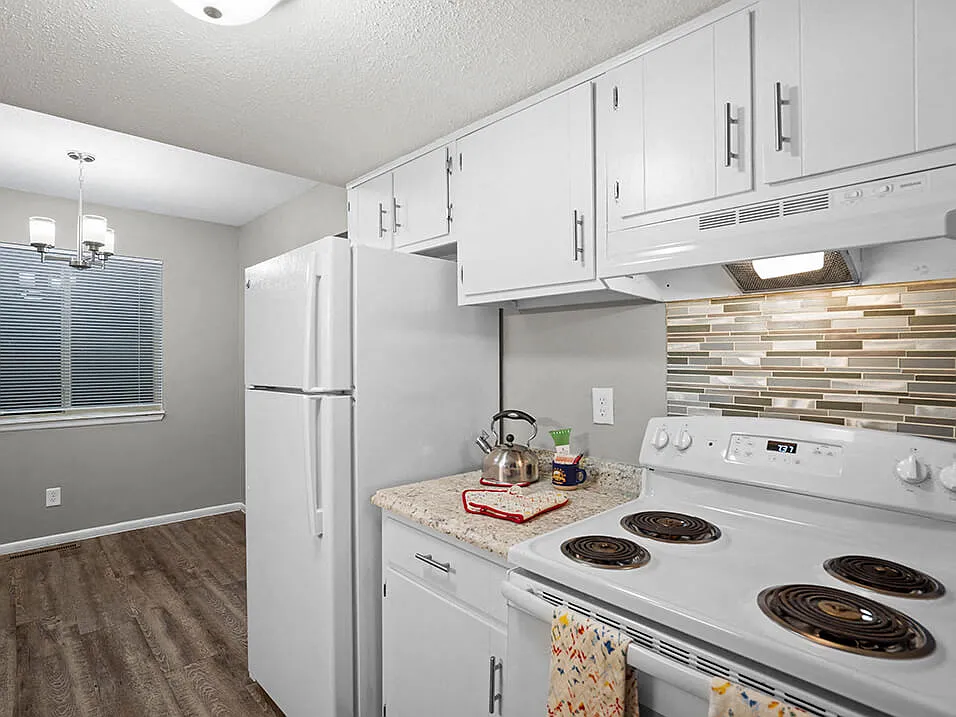 Misty Glen Apartments and Townhomes — Photo 2