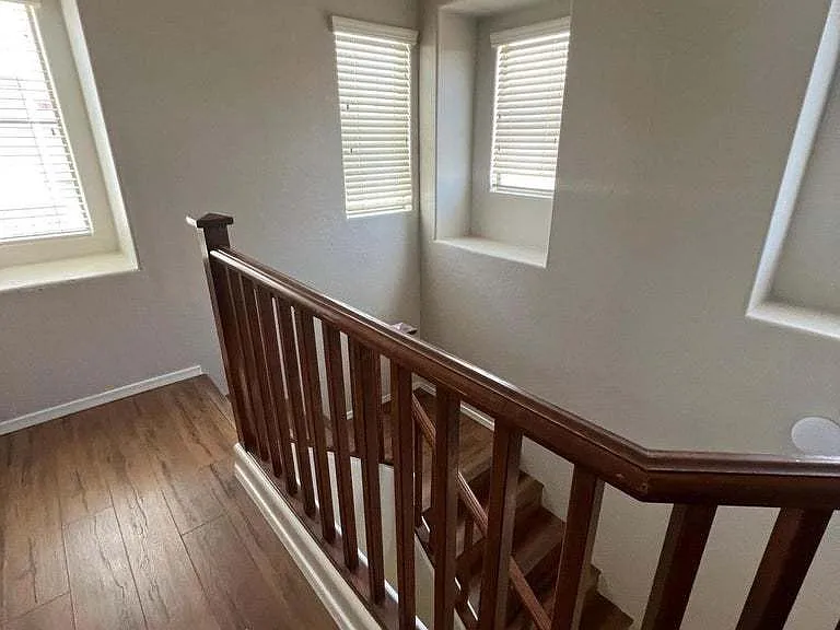 4661 E Laurel Ave — Photo 5