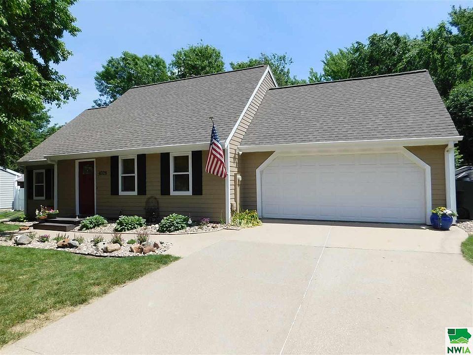 1st image of 4028 Glen Oaks Blvd