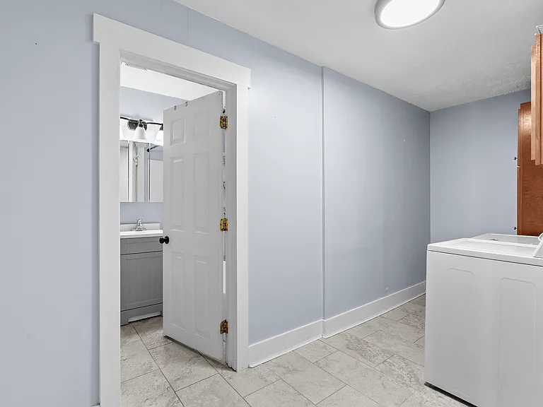 1304 Payne St — Photo 5