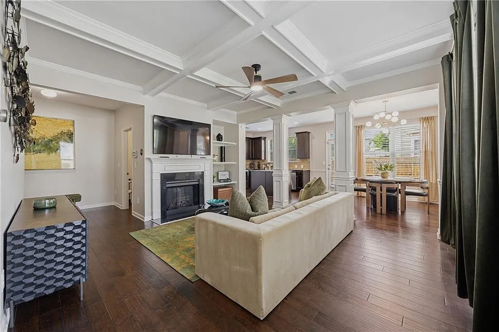3 bed, 2.5 bath, 1944 sqft, $3,500 — Photo 4