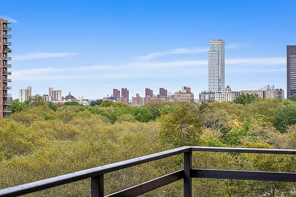 Sold by Compass | media 17