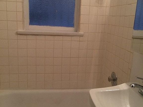 4th image of 948 W Cuyler Ave APT 315