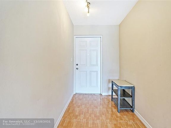 3rd image of 322 N Federal Hwy APT 126