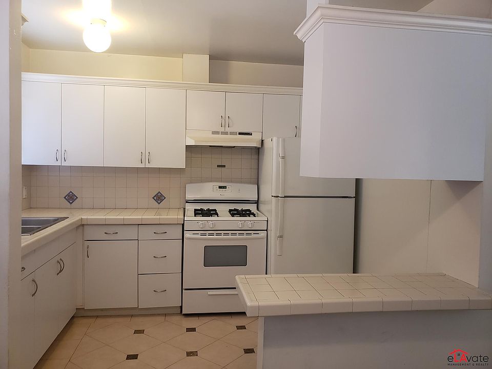 1st image of 11820 Chandler Blvd #4