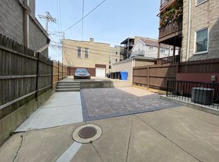 628 N Racine Ave, Chicago, IL 60642