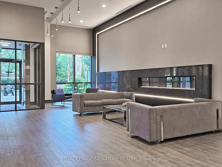 8 Trent Ave #821 — Photo 25