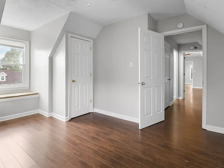 2301 Sherwood Hills Ct — Photo 33