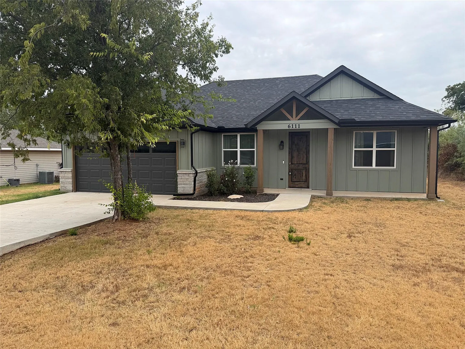 3 bed, 1587 sqft, $2,225 — Photo 1