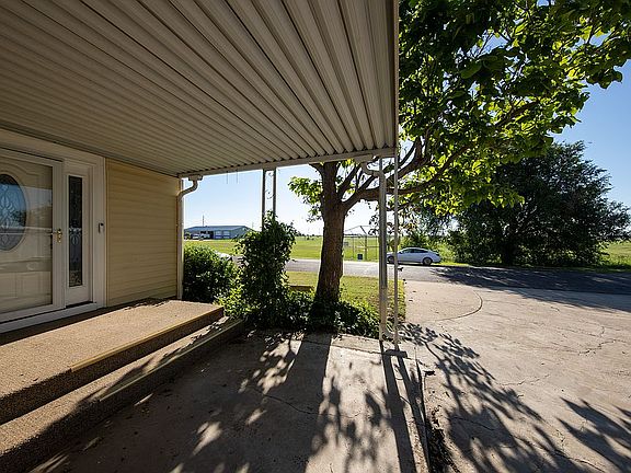 5th image of 1010 S Oklahoma Ave