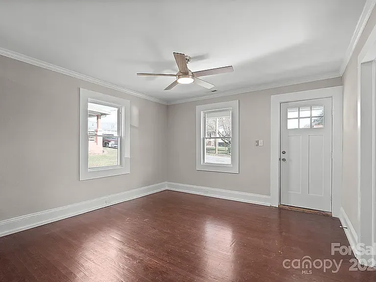1108 Lutz St SW — Photo 9