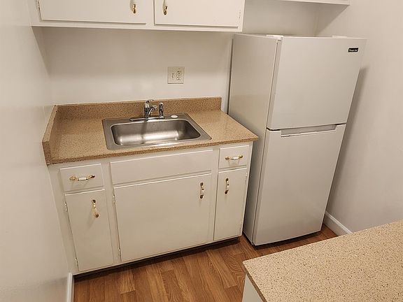 5th image of 701 9th Ave APT 11