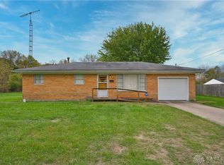 2971 Sun Valley Dr, Springfield, OH 45505