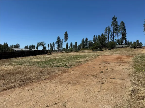 555 Primrose Ln, Paradise, CA 95969