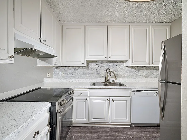 Mission Arbor Apartments — Photo 21