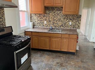 788 S 19th St #3A, Newark, NJ 07103